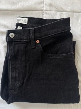 Abercrombie & Fitch - Curve Love 90s Straight High Rise Jean